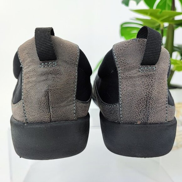 Cloudsteppers by Clarks Women's Dark Gray Suede Sneaker Size 7.5 - Picture 3 of 7